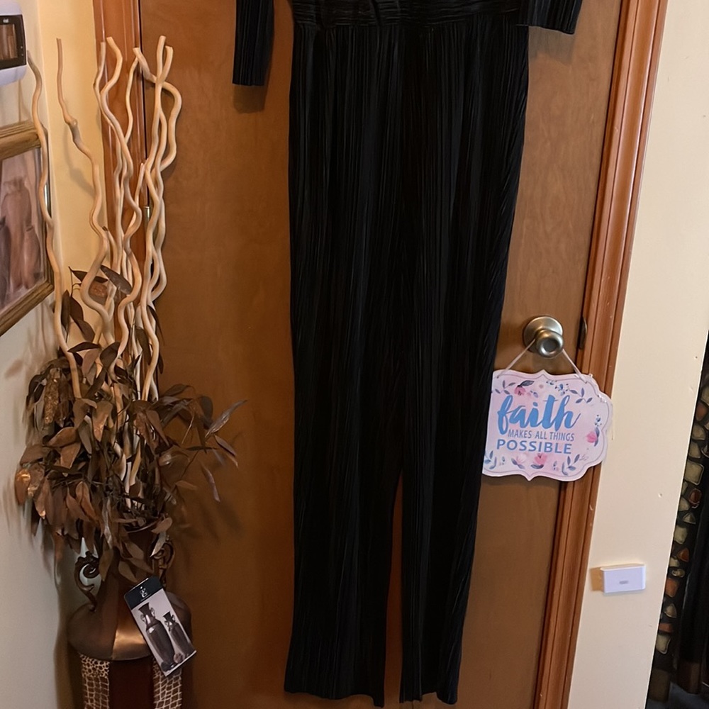 Jumpsuit - Picture 3 of 10